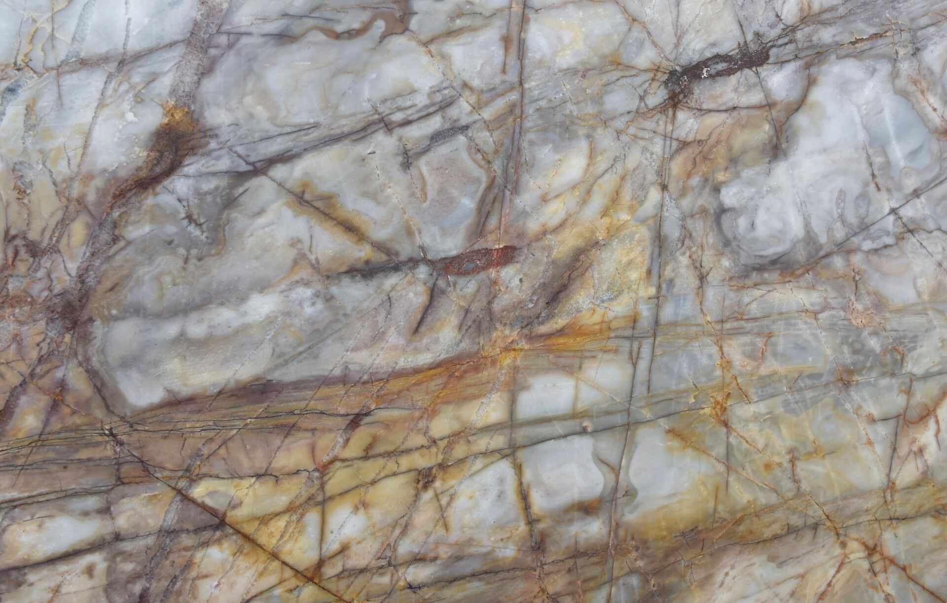 Mudgee Gold rust quartzite slab
